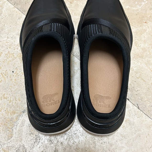 Sorel black leather silp on sneakers - Picture 4 of 11